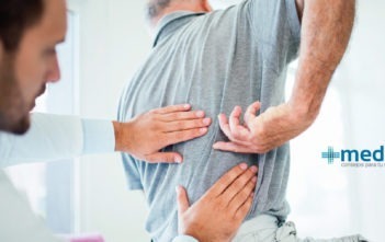 Dolor de espalda o lesión de columna vertebral en adultos mayores