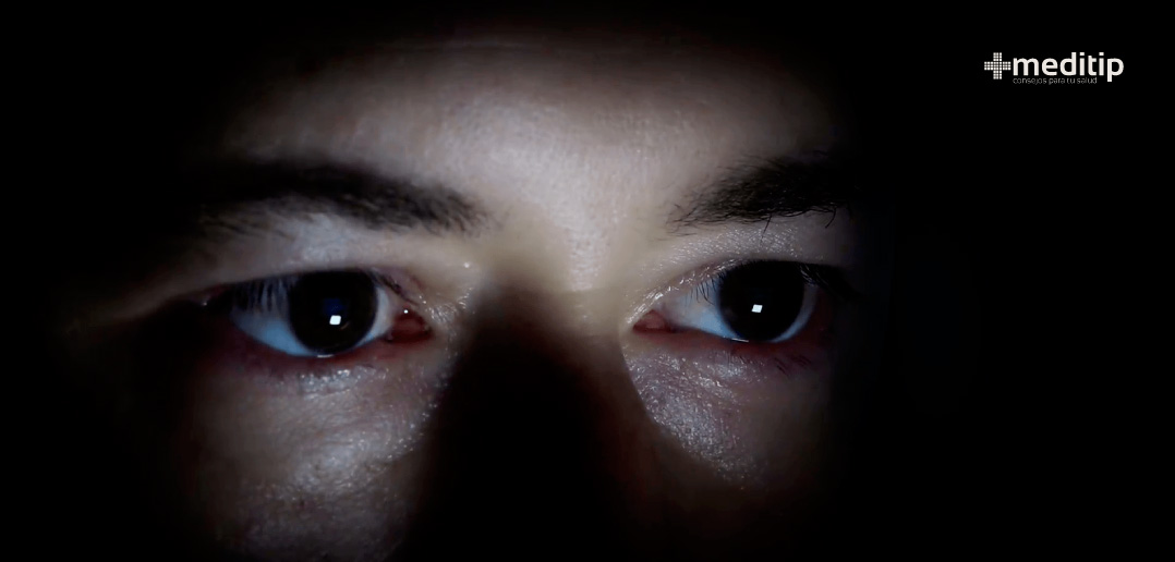 Ceguera nocturna: dificultad para ver en la noche o en la oscuridad